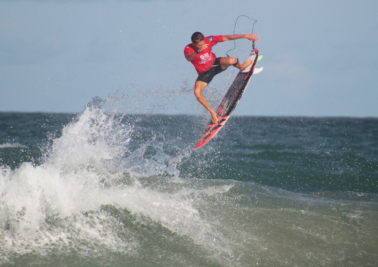 Yuri Barros. Foto: @alexandregondimfotografia/@cbsurf