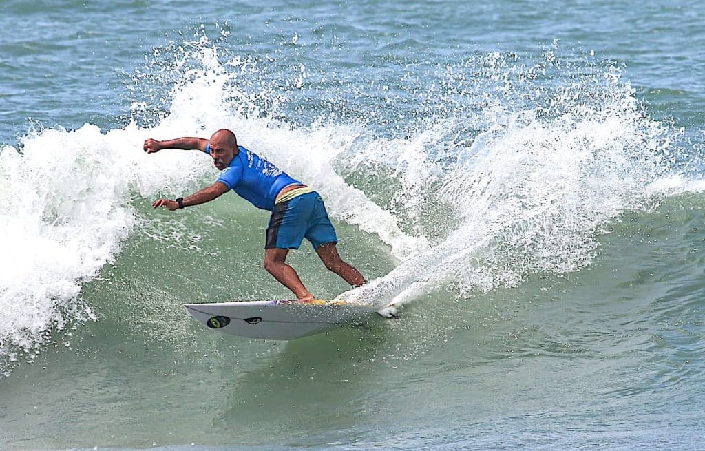 Alvaro Silva invertendo seu cut back. Foto: @Marcos.Gigante